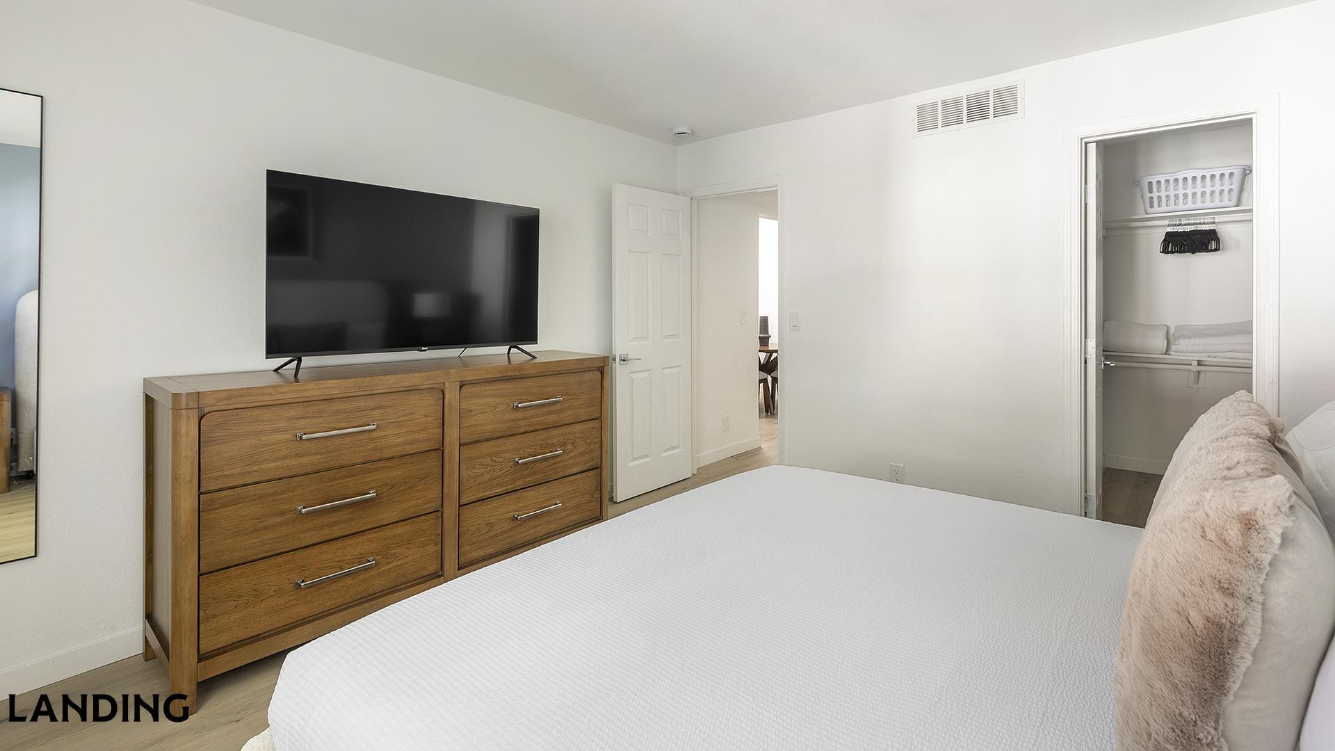 Building Photo - 1455 E Katie Ave