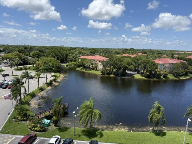 Building Photo - 250 Jacaranda Dr