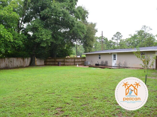 Building Photo - Beautiful home for rent on a spacious corner lot with a fantastic layout!