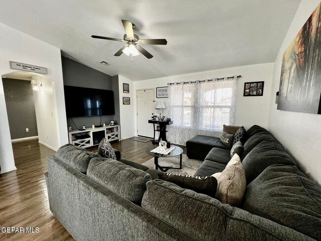 Building Photo - 749 Villa Romero Dr