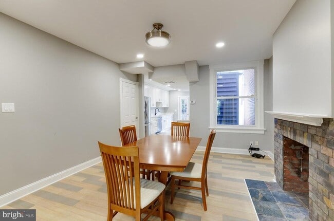 Building Photo - 1393 F St NE