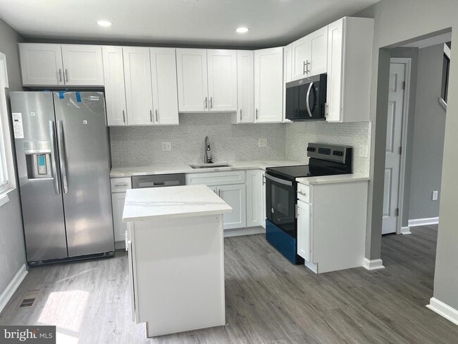 Building Photo - 1029 Kings Ct