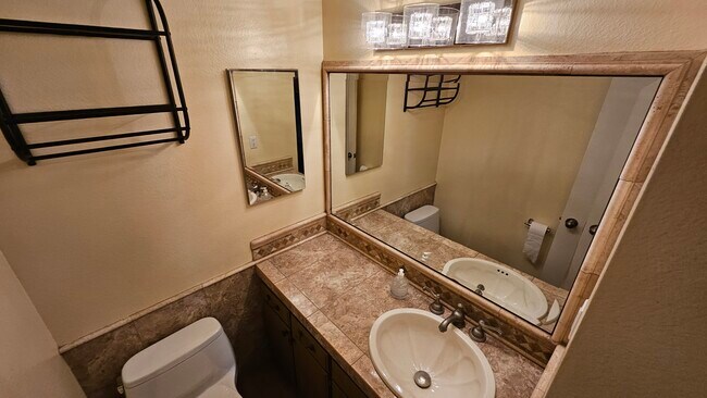 Building Photo - 279 N Holliston Ave