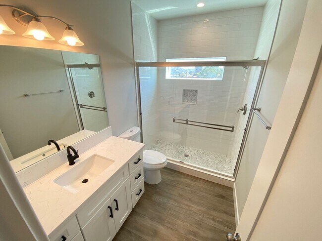 Building Photo - Newer Build, 4BD/2BA