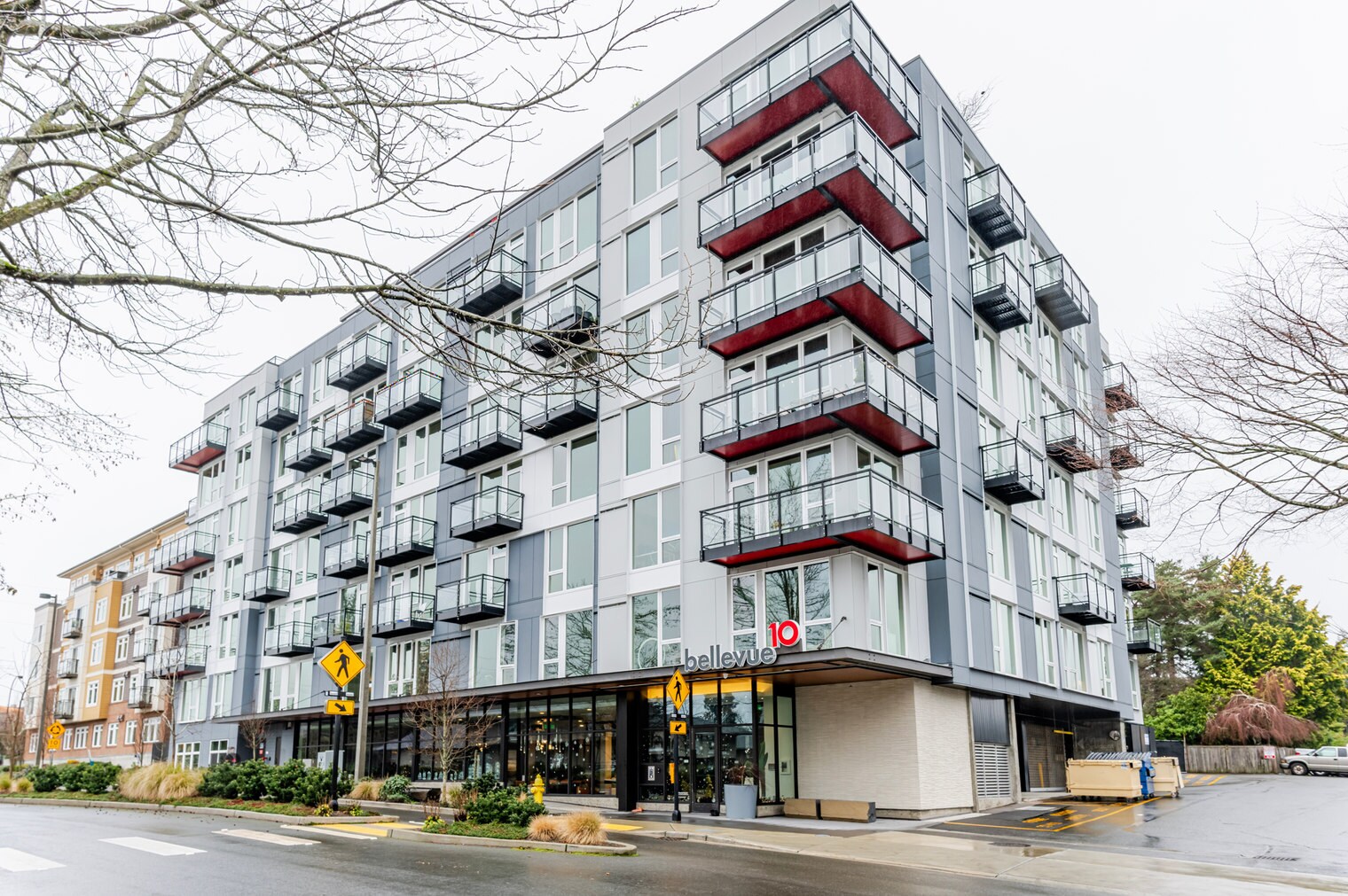 Building Photo - 10050 NE 10th St