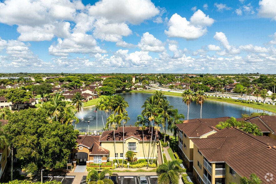 Building Photo - Lakeridge at the Moors