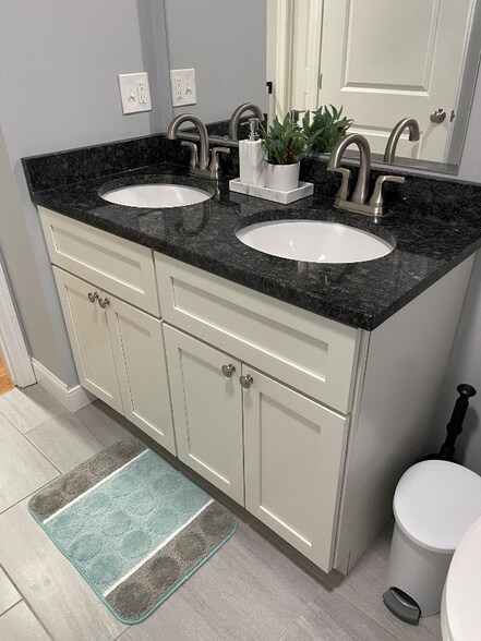 Building Photo - 158B Beacon St