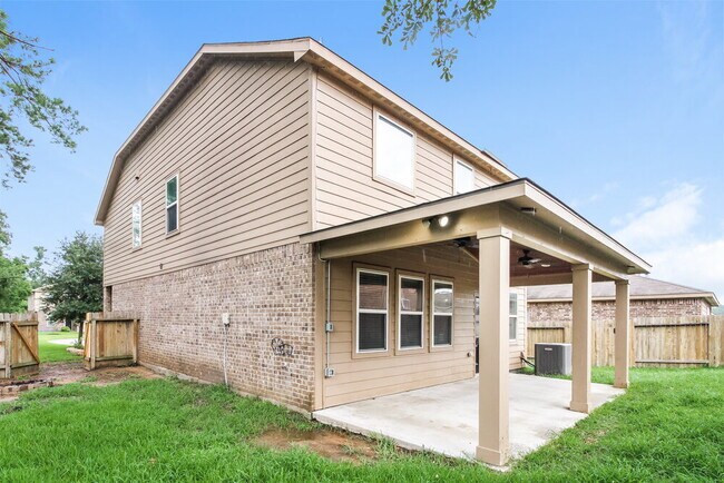 Building Photo - 12083 Quartersawn Ln