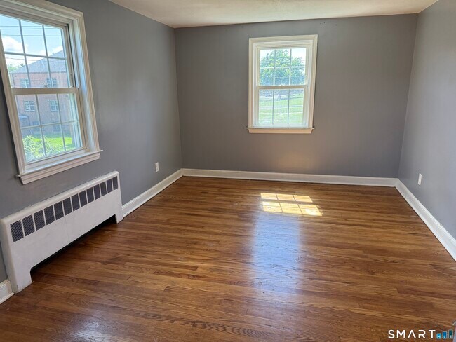 Building Photo - 618 Willard Ave