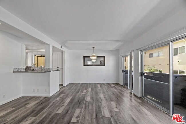 Building Photo - 1811 Manning Ave