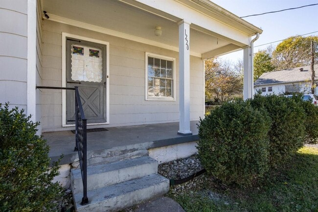 Building Photo - 1220 Hammond Ave