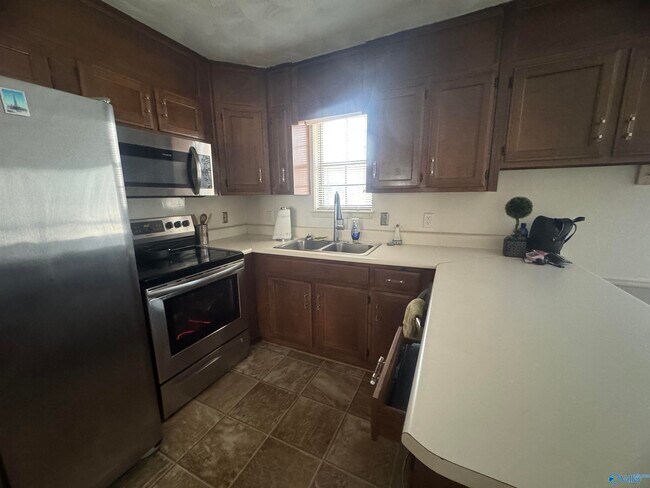 Building Photo - 117 Water Oak Ct