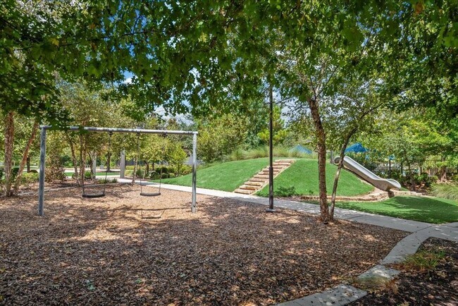 Building Photo - 4071 Northern Spruce Dr