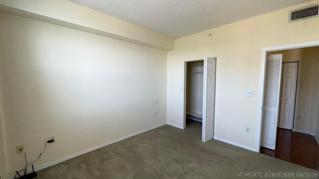 Building Photo - 1801 N Flagler Dr
