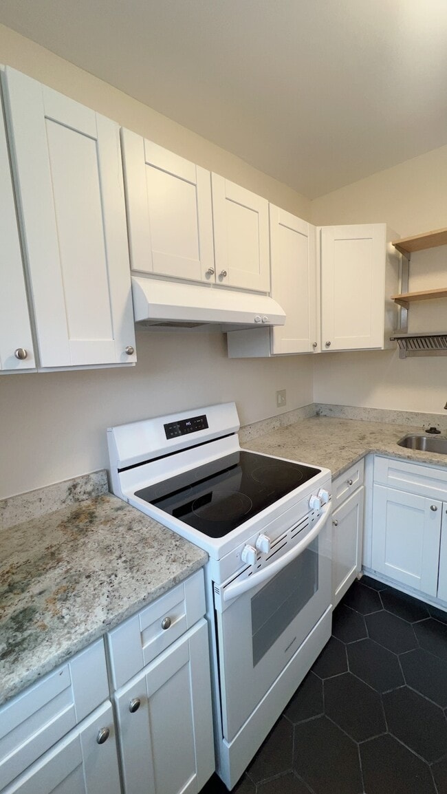 Building Photo - 2307 Windsor Ave