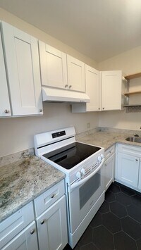 Building Photo - 2307 Windsor Ave