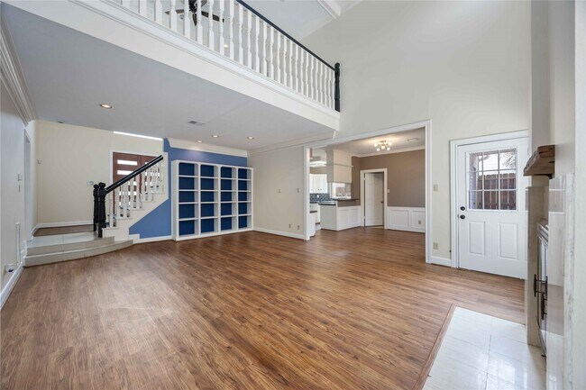 Building Photo - 11930 Carriage Hill Dr