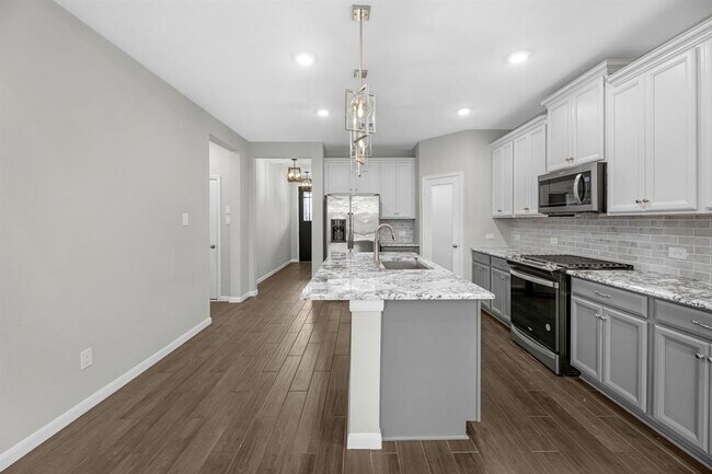 Building Photo - 5502 Pearl Vis Dr