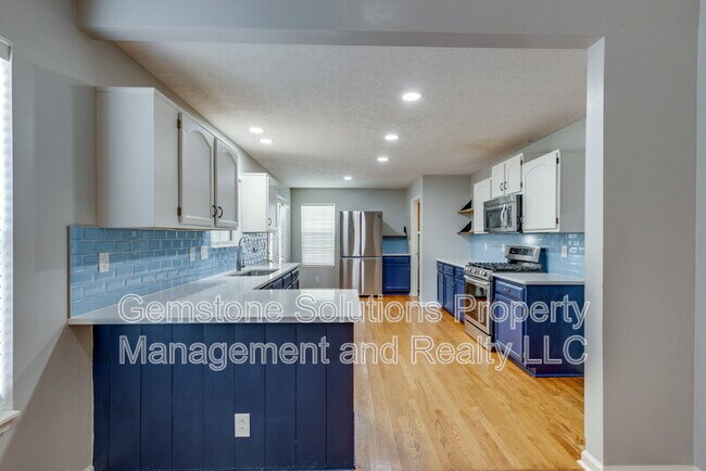 Building Photo - 2214 Falcon Creek Dr