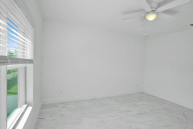 Building Photo - Gorgeous Brand New 3 Bedroom 2 Bath (2-story) Townhouse in Deerfield Beach