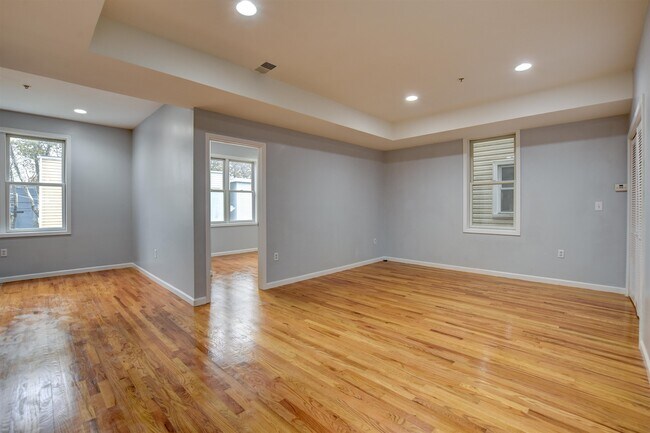 Building Photo - 38 Court House Pl