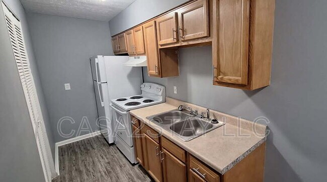 Building Photo - 365 Redmar Blvd