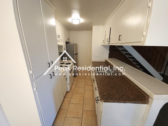 Building Photo - 41 La Fresa Ct