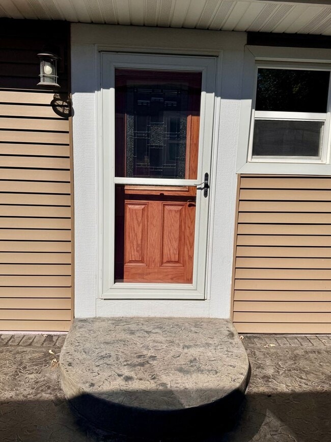 Building Photo - Single Family Home in Edgerton, WI