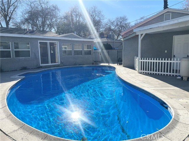 Building Photo - 732 Niles St