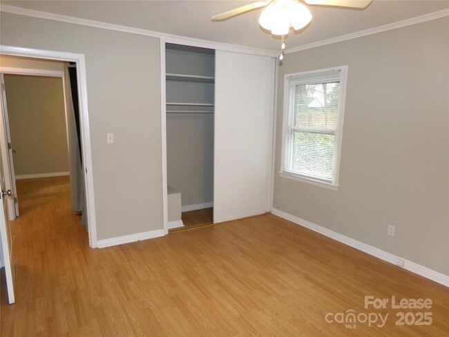 Building Photo - 716 Brown Ave