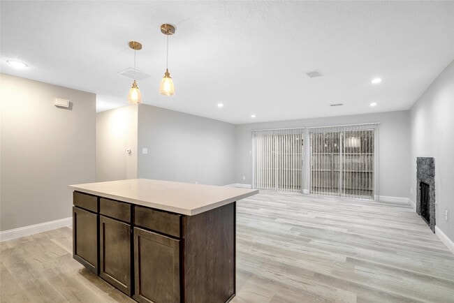 Building Photo - 1314 E Red Cedar Cir