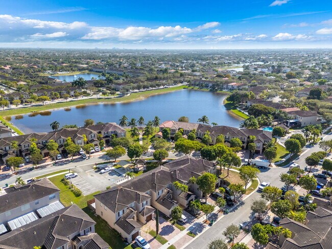 Building Photo - 851 SW 154th Path