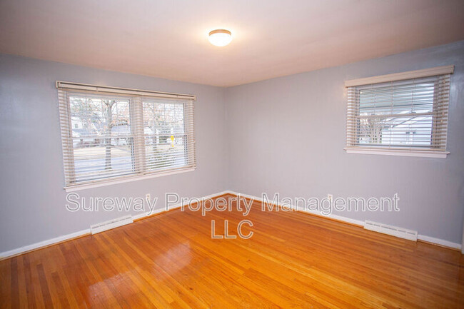 Building Photo - 841 Grove St