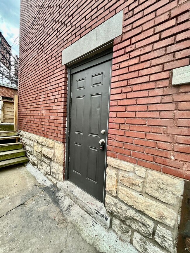 Building Photo - Comfortable 1 bedroom condo unit in KCMO!