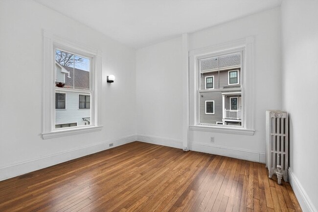 Building Photo - 168 Elliot St