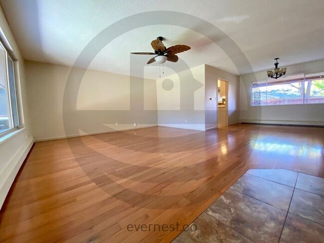 Building Photo - 47 Cornell Dr