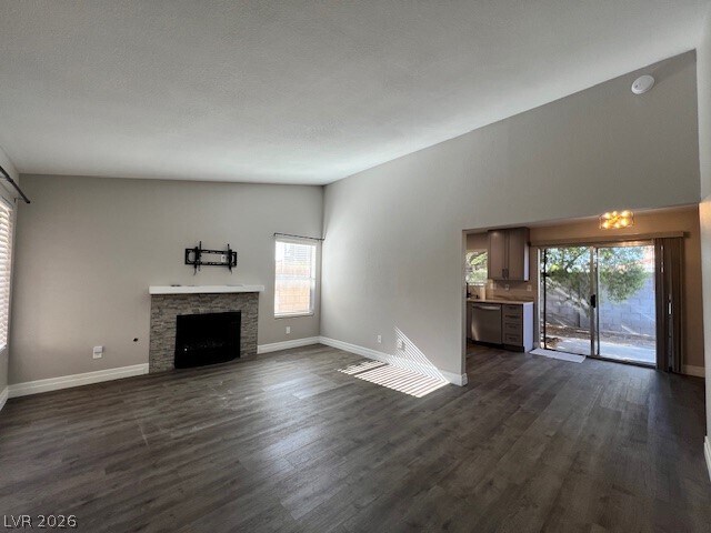 Building Photo - 2526 Wolverton Ave