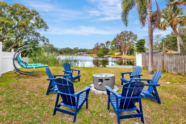 Building Photo - 10755 Clara Ln