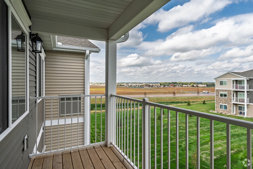 2BR, 1BA - Balcony - Hickory Grove Apartments