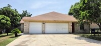 Building Photo - New Braunfels 2 Bedroom 2 Bath less than 1...