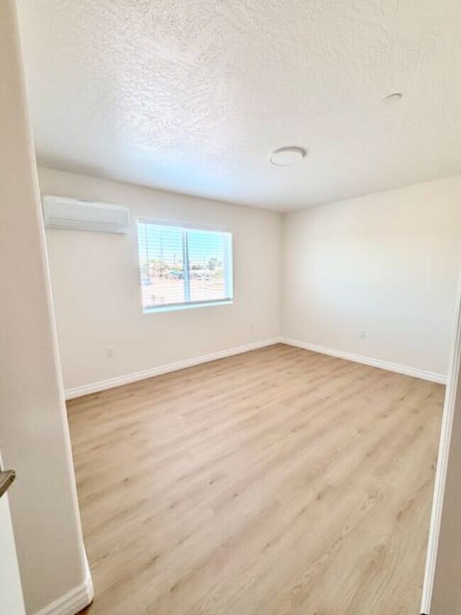 Building Photo - Live Oak Hesperia