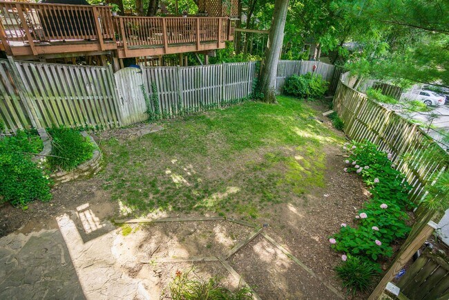 Building Photo - Updated 4 BD, 3.5 BA Stately Colonial on Kalmia RD in NW DC!!