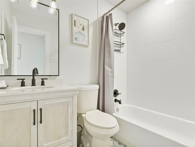 Building Photo - 3601 Ambleside Dr