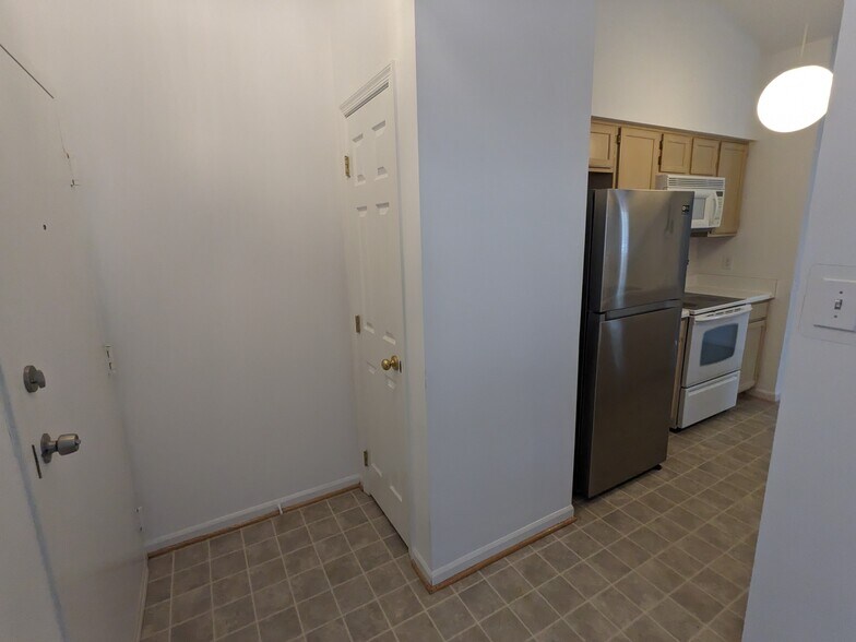 Building Photo - 13101 Briarcliff Ter