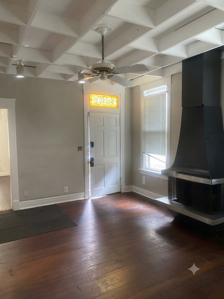 Living room - 2096 Court Ave