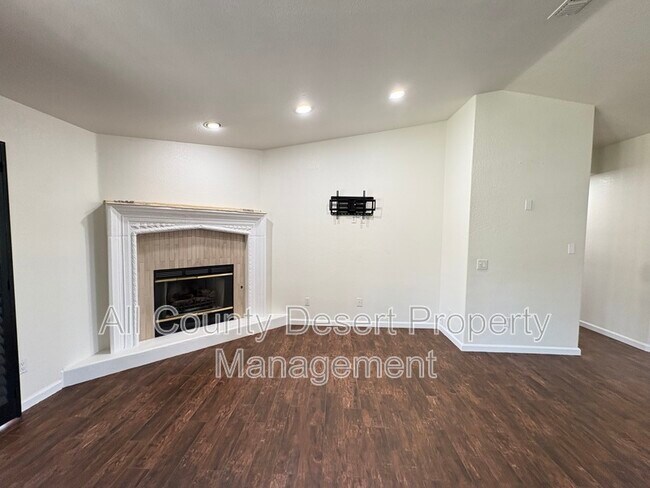 Building Photo - 78823 Ave 42