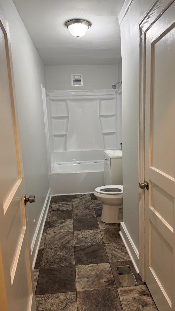 Building Photo - 914 Clark St