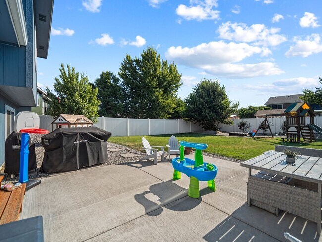Building Photo - Furnished 3-Bedroom Home in Spokane Valley – Comfortable & Move-In Ready