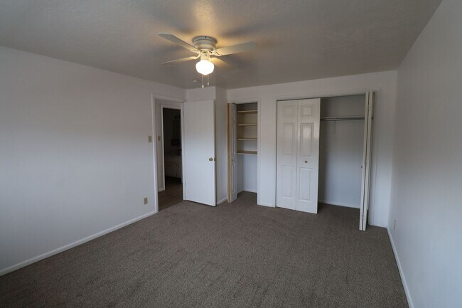Building Photo - 312 W 450 N St