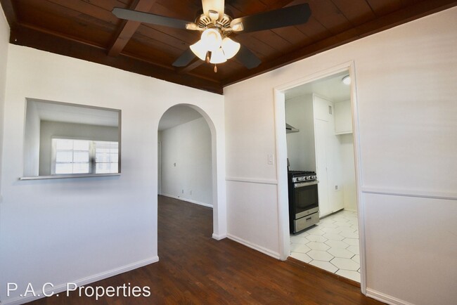 Building Photo - 1 br, 1 bath Apartment - 4658 Colfax Avenu...